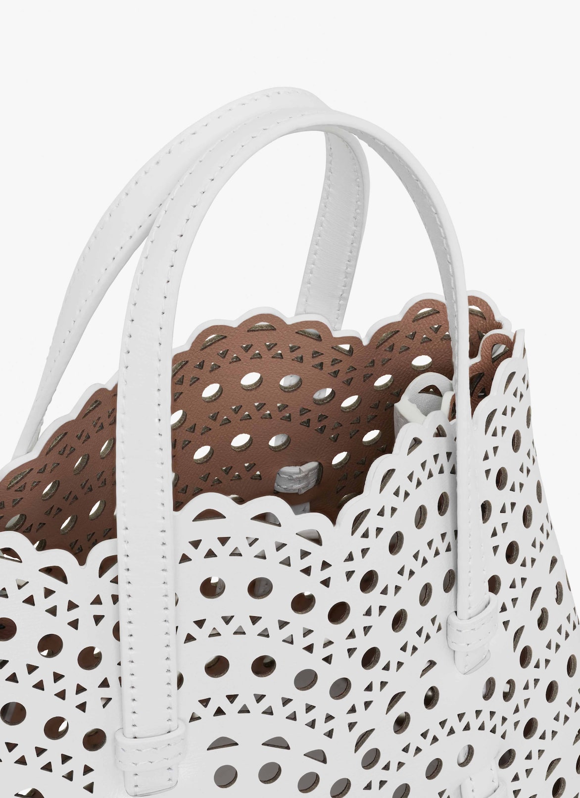 MINA 20 BAG IN VIENNE WAVE CALFSKIN ALAÏA OPTIC WHITE MINA 20 BAG IN VIENNE WAVE CALFSKIN